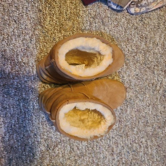 UGG Tan Winter Boots - Final Price - Picture 6 of 8